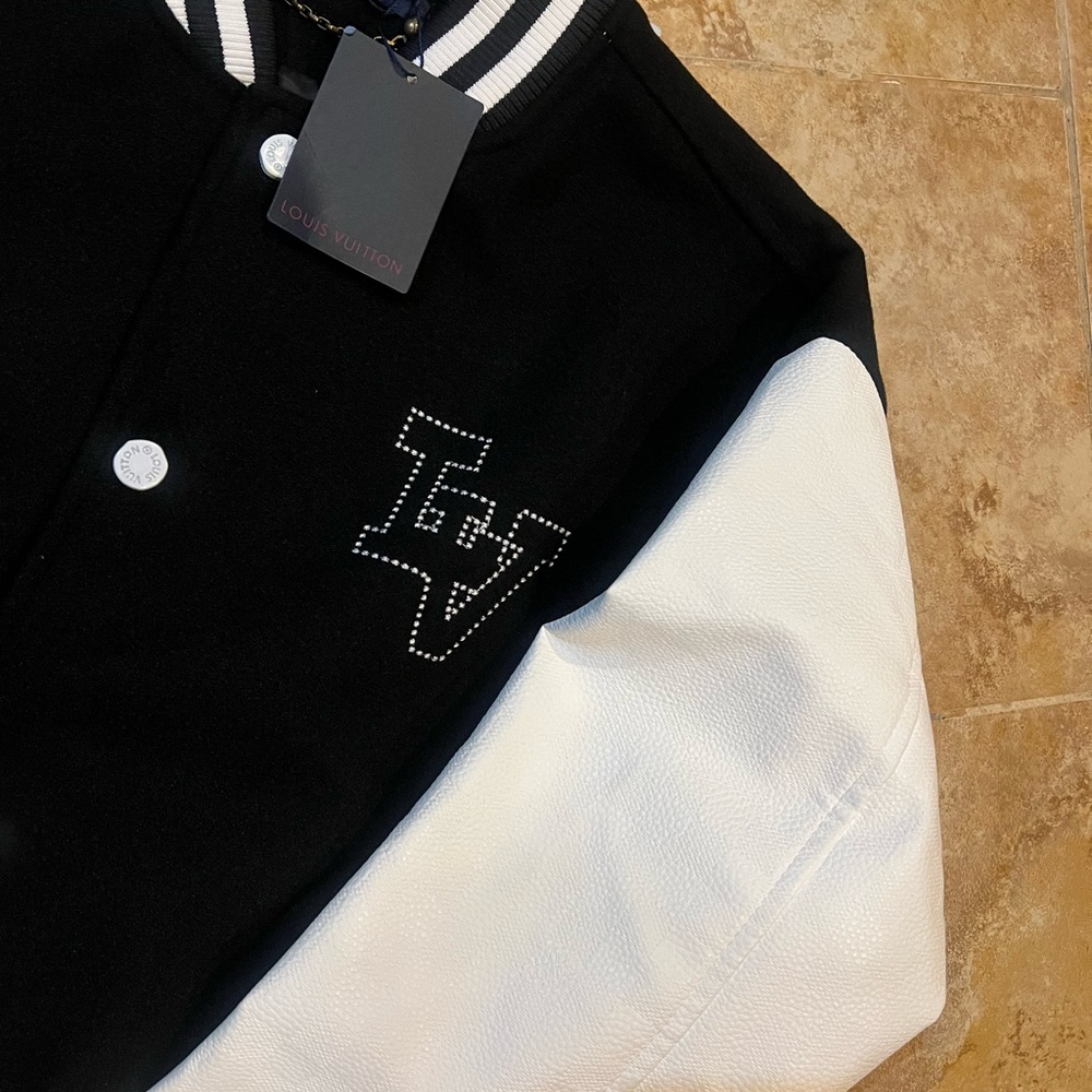 LV JACKET - Picture 4 of 9